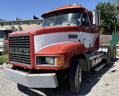 Mack CH600 Day Cab Truck