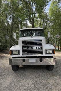 Mack CH613 Day Cab Truck
