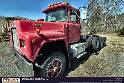 Mack Day Cab Truck