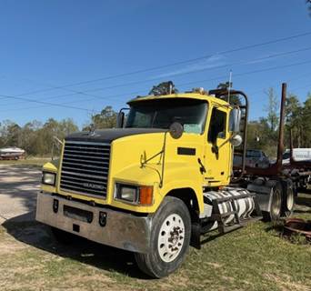 Mack Pinnacle CHU613 Day Cab Truck