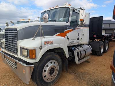 Mack Pinnacle CHU613 Day Cab Truck