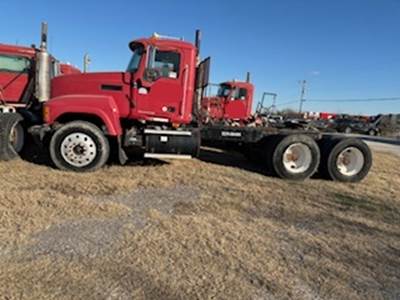 Mack Pinnacle CHU613 Day Cab Truck
