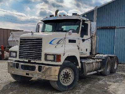 Mack Pinnacle CHU613 Day Cab Truck