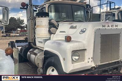 Mack RS600L Day Cab Truck