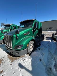 Peterbilt 579 Day Cab Truck