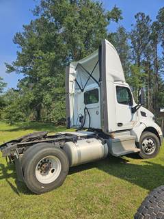 Peterbilt 579 Day Cab Truck