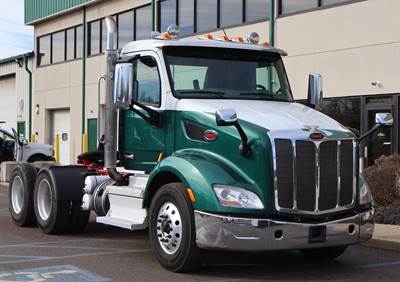 Peterbilt 579 Day Cab Truck