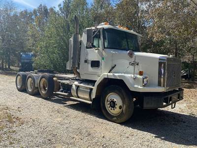 Volvo ACL Day Cab Truck