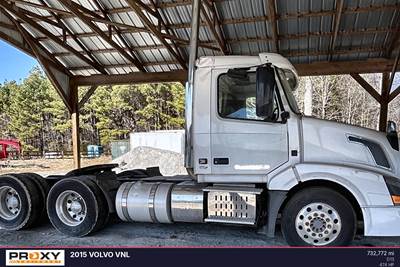 Volvo Day Cab Truck