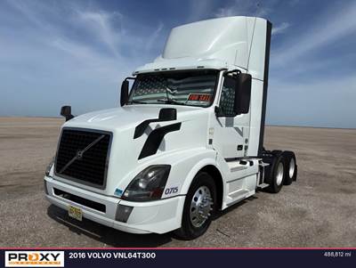 Volvo VNL64T300 Day Cab Truck