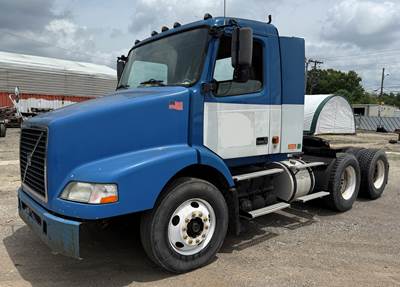 Volvo VNM Day Cab Truck