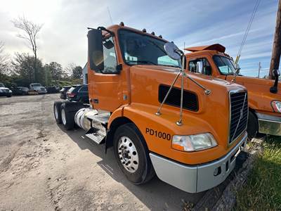 Volvo VNM64T Day Cab Truck