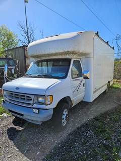 Ford E-350 Box Truck