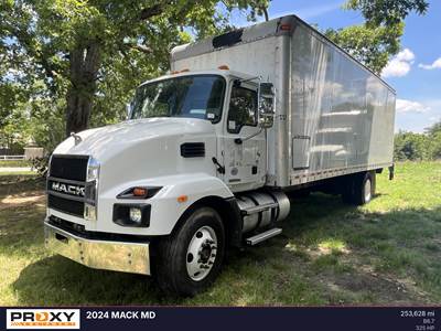 Mack MD Box Truck