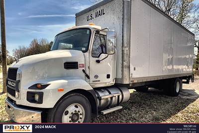 Mack MD6 Box Truck