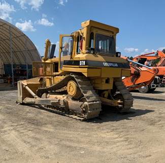 Caterpillar D7H Dozer