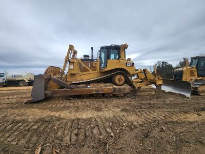 Caterpillar D8T Dozer