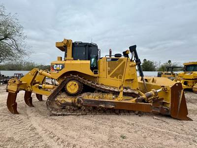 Caterpillar D8T Dozer