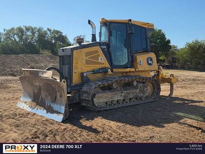 John Deere 700L XLT Dozer