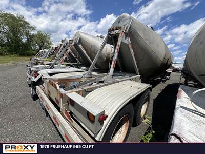 Fruehauf 985 CU FT Dry Bulk / Pneumatic Tank Trailer