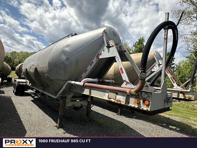 Fruehauf 985 CU FT Dry Bulk / Pneumatic Tank Trailer
