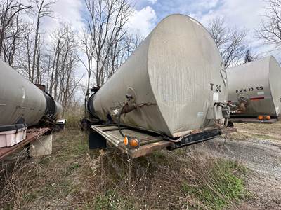 Fruehauf Dry Bulk / Pneumatic Tank Trailer