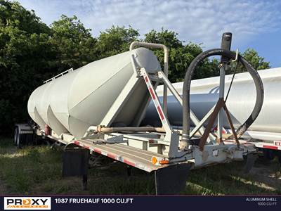 Fruehauf Dry Bulk / Pneumatic Tank Trailer