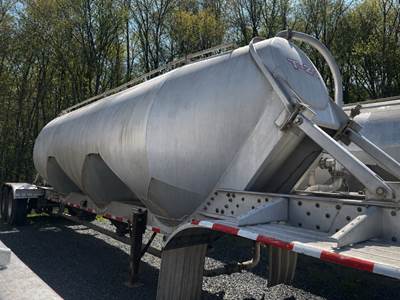 Polar 1000cf Dry Bulk / Pneumatic Tank Trailer