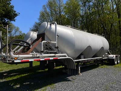 Trail King 1000 CU FT Dry Bulk / Pneumatic Tank Trailer