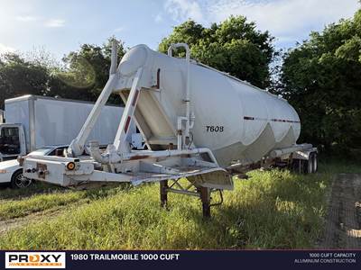 Trailmobile Dry Bulk / Pneumatic Tank Trailer