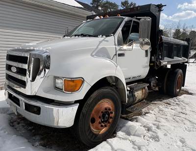 Ford F-750 XL Dump Truck