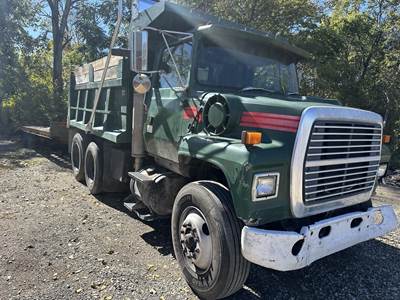 Ford LN9000 Dump Truck