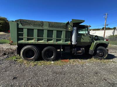 Ford LN9000 Dump Truck