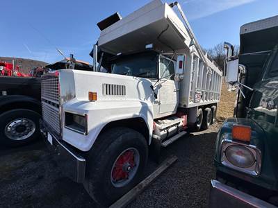 Ford LTL9000 Dump Truck