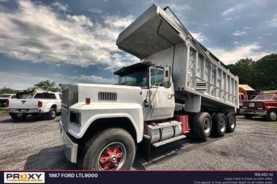 Ford LTL9000 Dump Truck