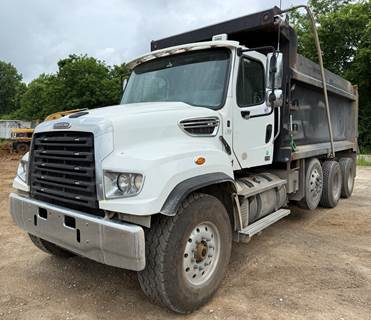 Freightliner 114SD Dump Truck