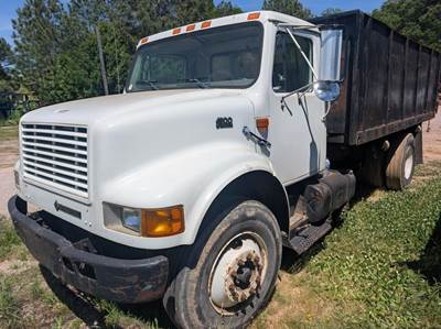 International 4900 Dump Truck
