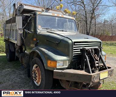 International 4900 Dump Truck