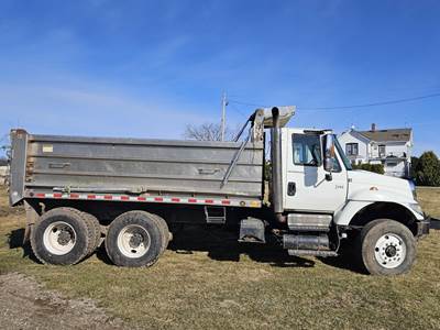 International 7400 Dump Truck