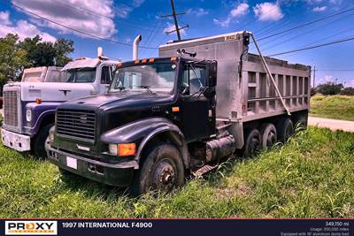 International F4900 Dump Truck