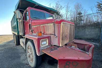 International F5070 Dump Truck