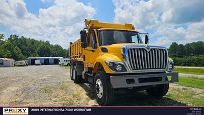 International WorkStar 7400 Dump Truck