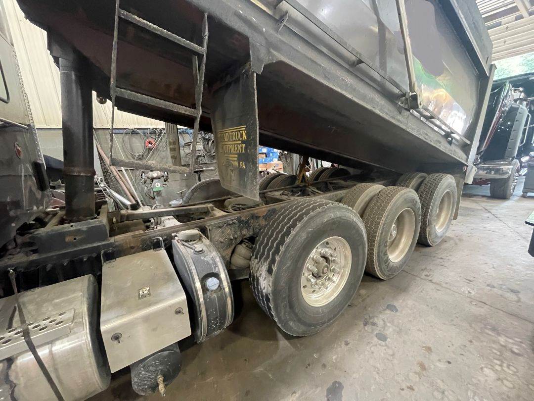 2015 Kenworth Dump Truck For Sale Pittston, PA RWV0L1W071445