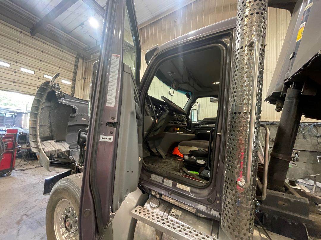 2015 Kenworth Dump Truck For Sale Pittston, PA RWV0L1W071445