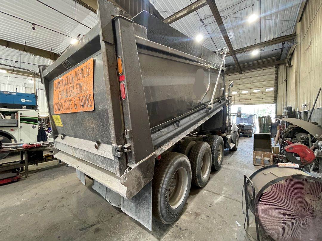 2015 Kenworth Dump Truck For Sale Pittston, PA RWV0L1W071445