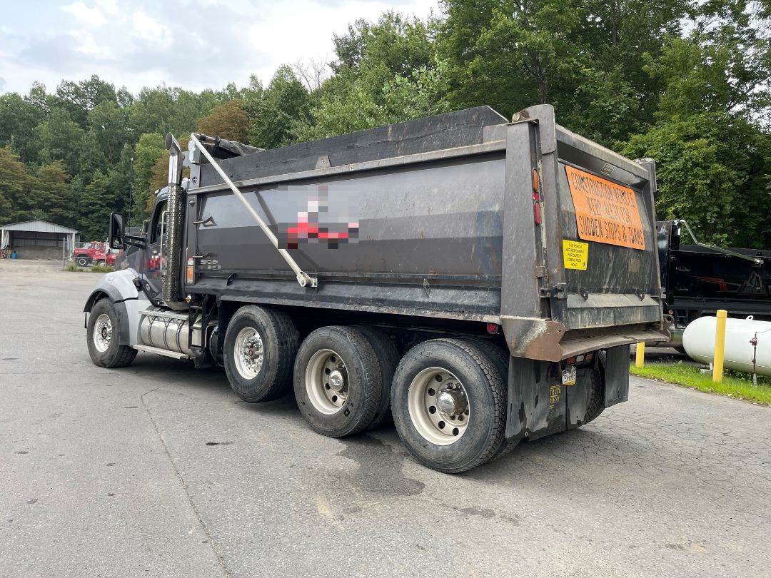 2015 Kenworth Dump Truck For Sale Pittston, PA RWV0L1W071445