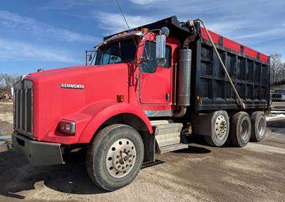 Kenworth T800 Dump Truck