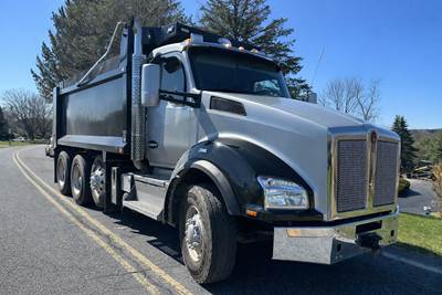 Kenworth T880 Dump Truck