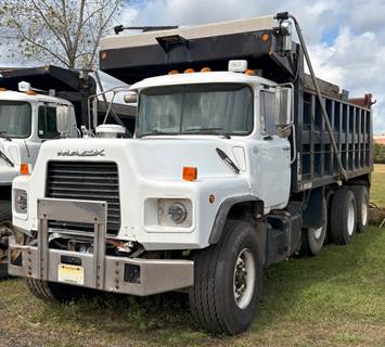 Mack DM688S Dump Truck