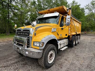 Mack Granite GU713 Dump Truck